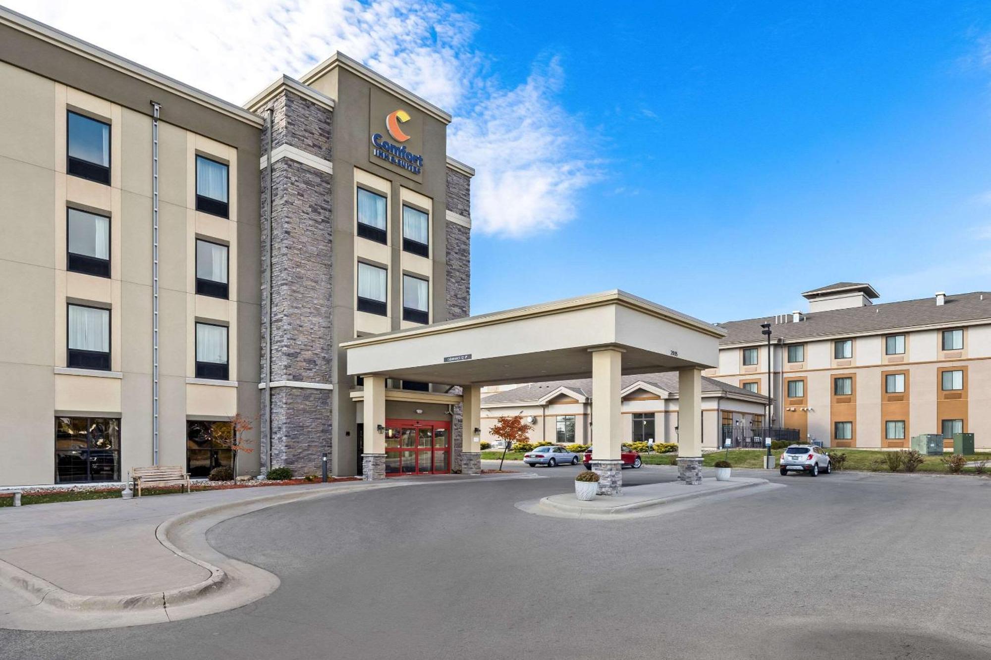 Comfort Inn & Suites West - Medical Center Rochester Exterior photo